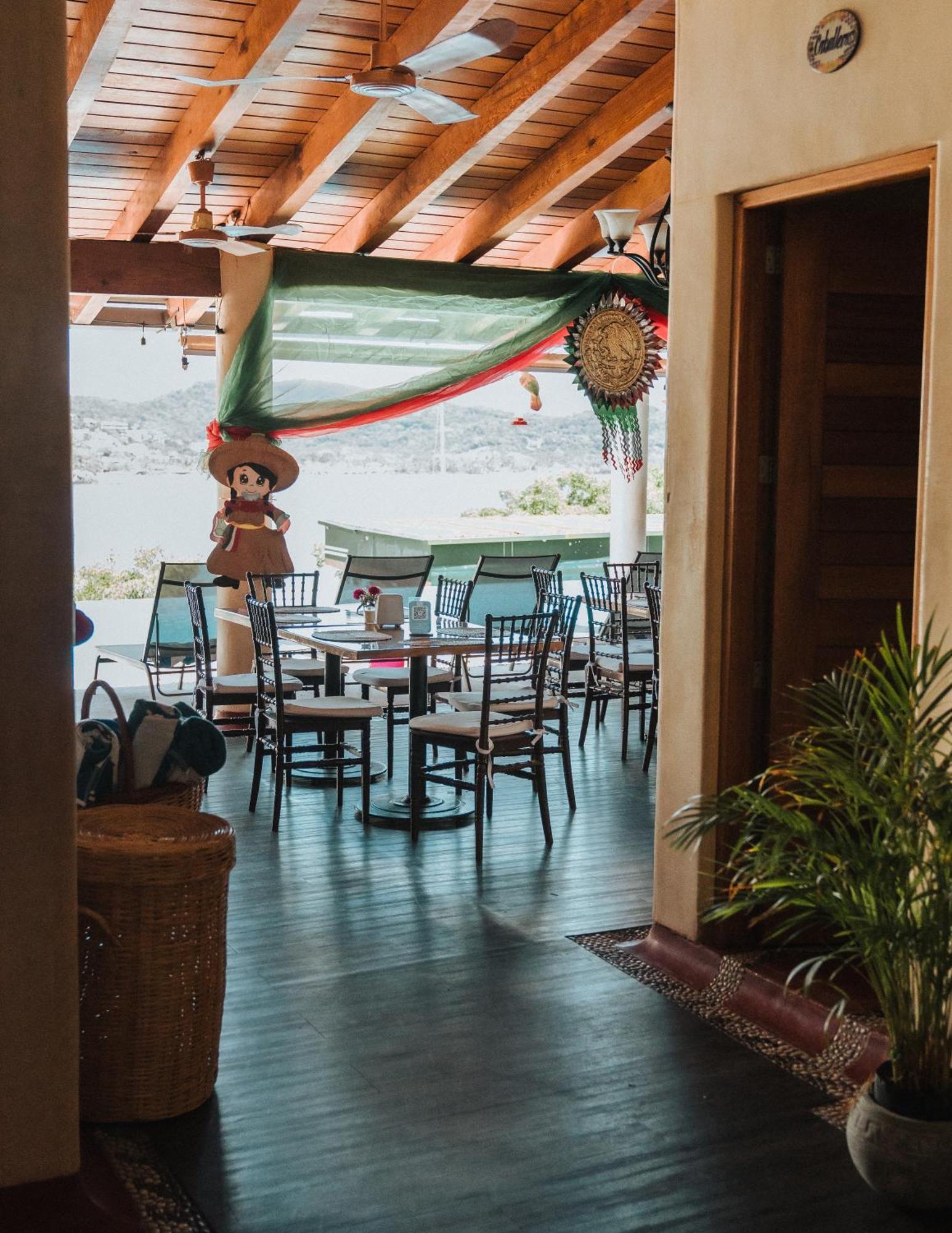 Villa Del Pescador Zihuatanejo Bagian luar foto